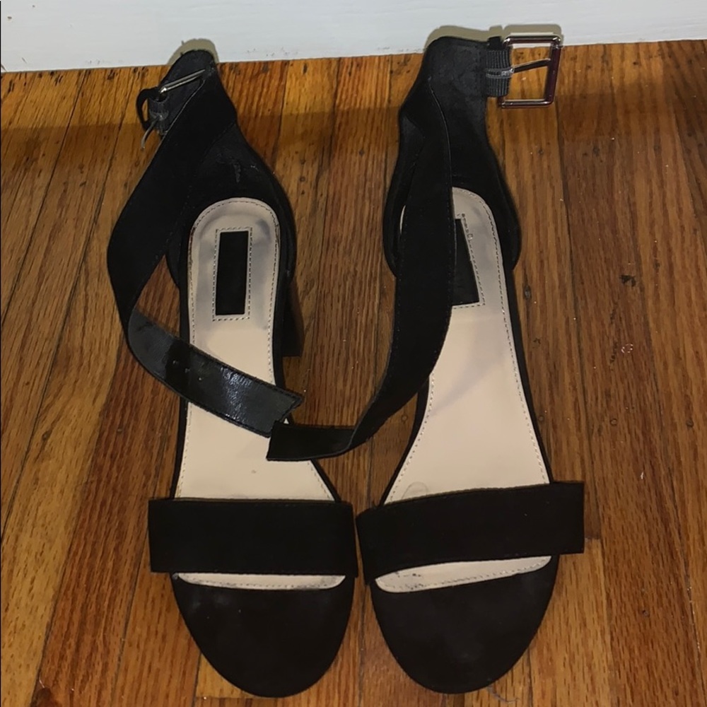 BLACK HEELS
